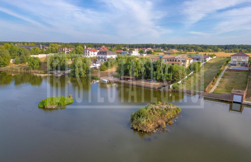 VILA IN SNAGOV LA LAC