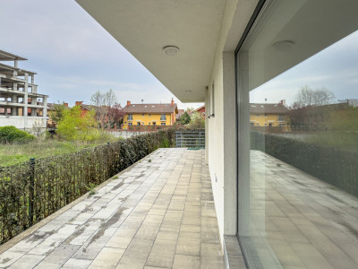Apartament 4 camere cu terasa si curte in Pipera - Iancu Nicolae