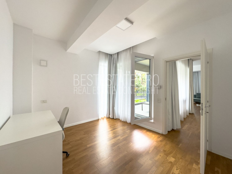 3 camere cu gradina si loc de parcare Rond OMV