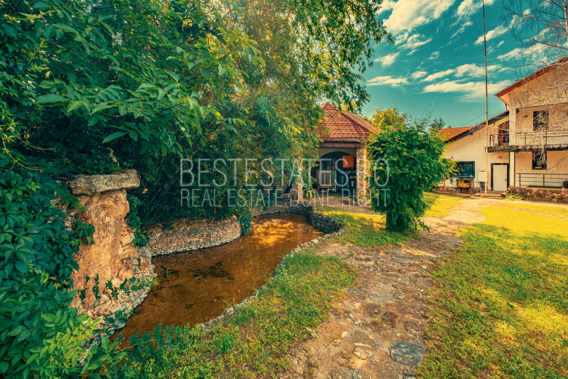 Casa superba cu vedere la lac in Izvorani – piscina, natura,si potential imens!