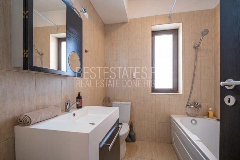 Otopeni, casa la pret de apartament -  complex rezidential
