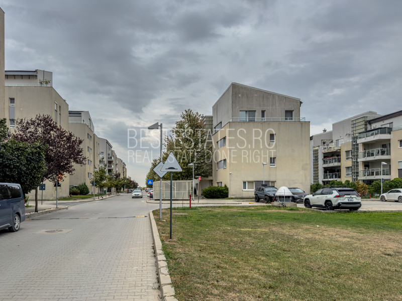 Apartament spațios 3 camere, 3bai, 2 locuri de parcare incluse