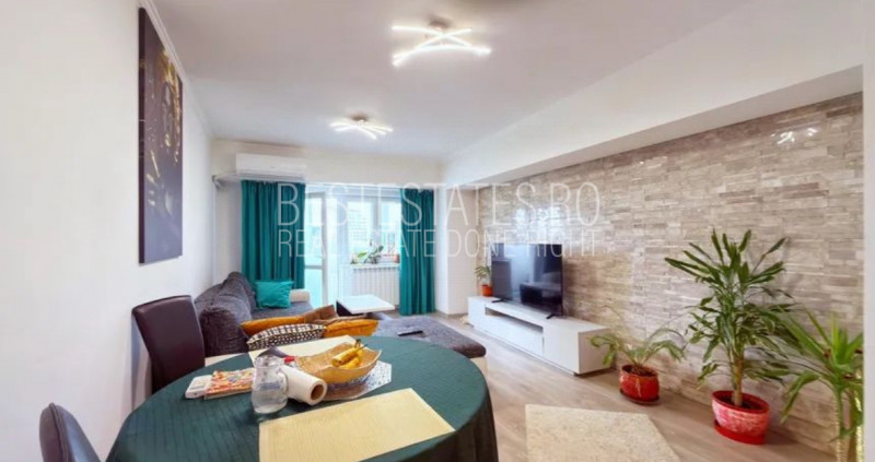 Vânzare apartament de 3 camere Unirii- Piața Alba-Iulia