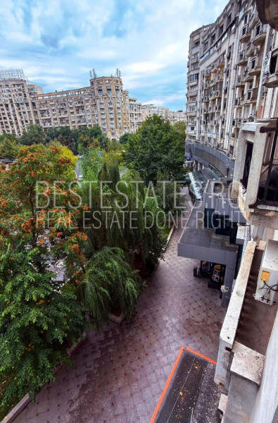 Vânzare apartament de 3 camere Unirii- Piața Alba-Iulia