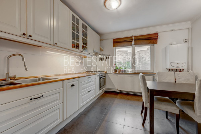 Apartament cu 3 camere - decomandat - centrală termica - bloc reabilitat 