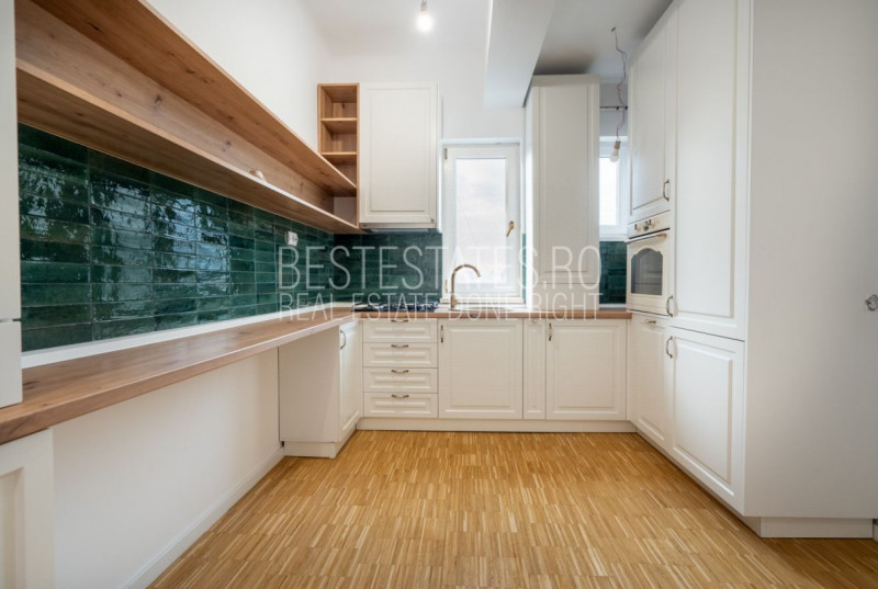 VAND APARTAMENT TREI CAMERE MAGNIFICE, SUPERB! APROAPE DE ORICE