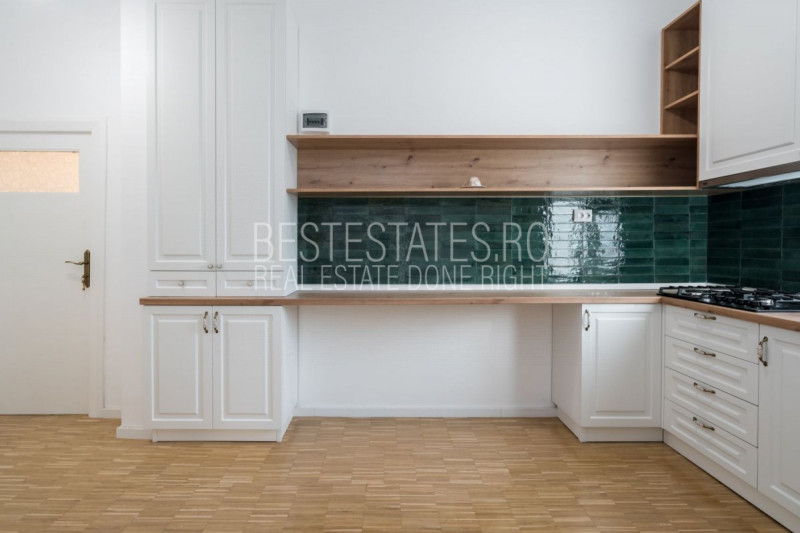 VAND APARTAMENT TREI CAMERE MAGNIFICE, SUPERB! APROAPE DE ORICE