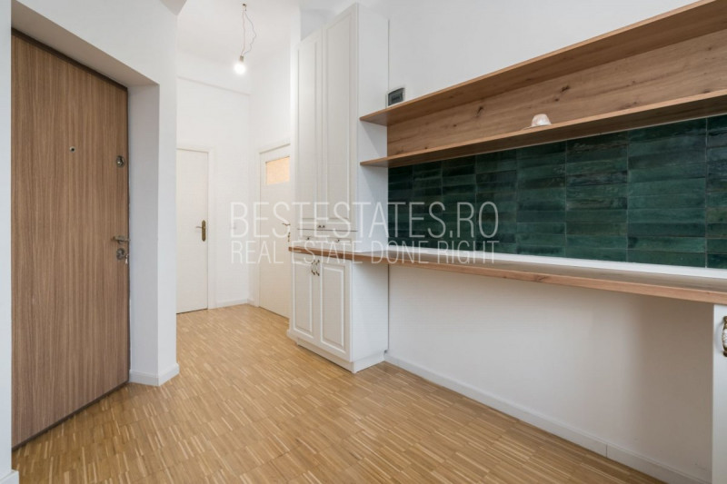 VAND APARTAMENT TREI CAMERE MAGNIFICE, SUPERB! APROAPE DE ORICE