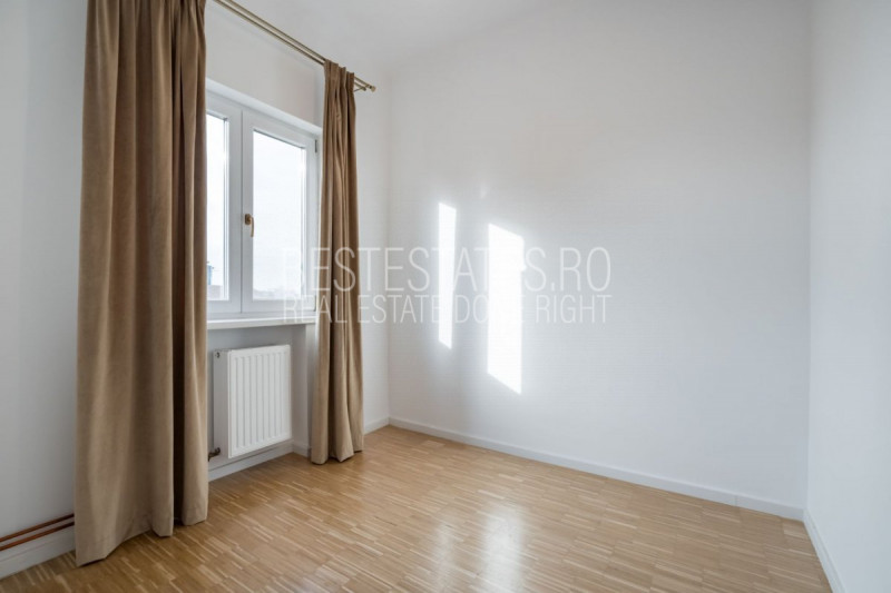 VAND APARTAMENT TREI CAMERE MAGNIFICE, SUPERB! APROAPE DE ORICE