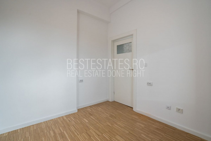 VAND APARTAMENT TREI CAMERE MAGNIFICE, SUPERB! APROAPE DE ORICE