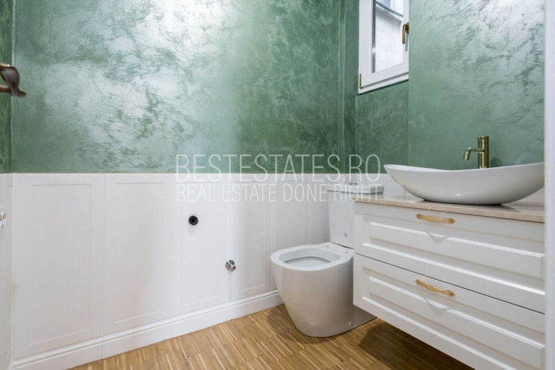 VAND APARTAMENT TREI CAMERE MAGNIFICE, SUPERB! APROAPE DE ORICE