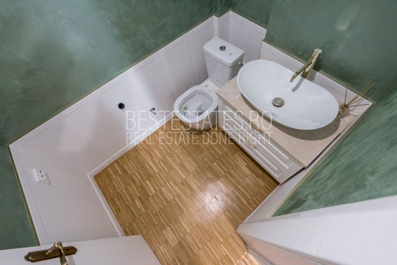 VAND APARTAMENT TREI CAMERE MAGNIFICE, SUPERB! APROAPE DE ORICE