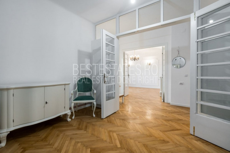 VAND APARTAMENT TREI CAMERE MAGNIFICE, SUPERB! APROAPE DE ORICE