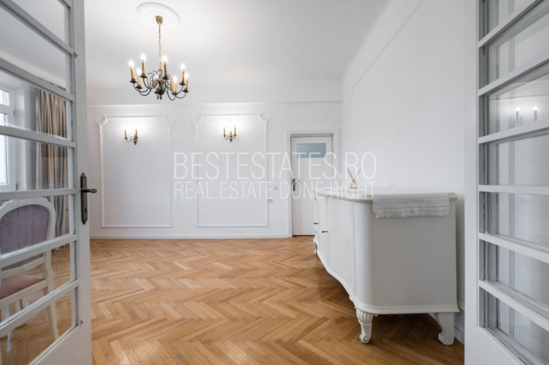 VAND APARTAMENT TREI CAMERE MAGNIFICE, SUPERB! APROAPE DE ORICE