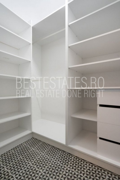 VAND APARTAMENT TREI CAMERE MAGNIFICE, SUPERB! APROAPE DE ORICE