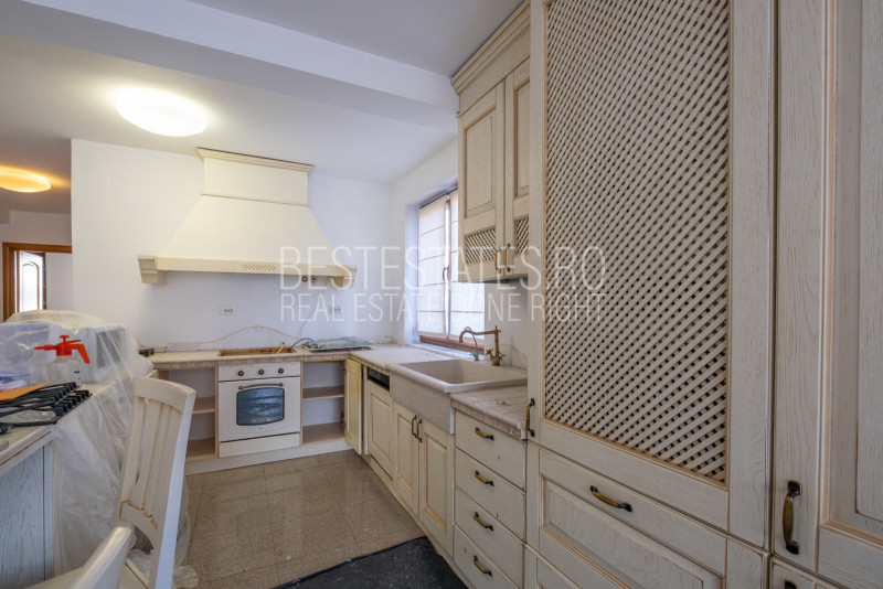 VILA DE LUX - DN1 - Liceul Francez