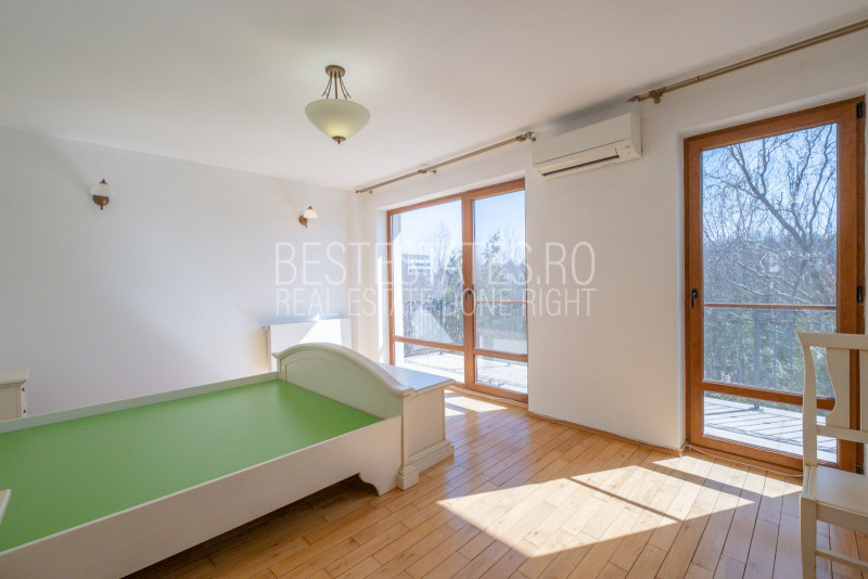 VILA DE LUX - DN1 - Liceul Francez