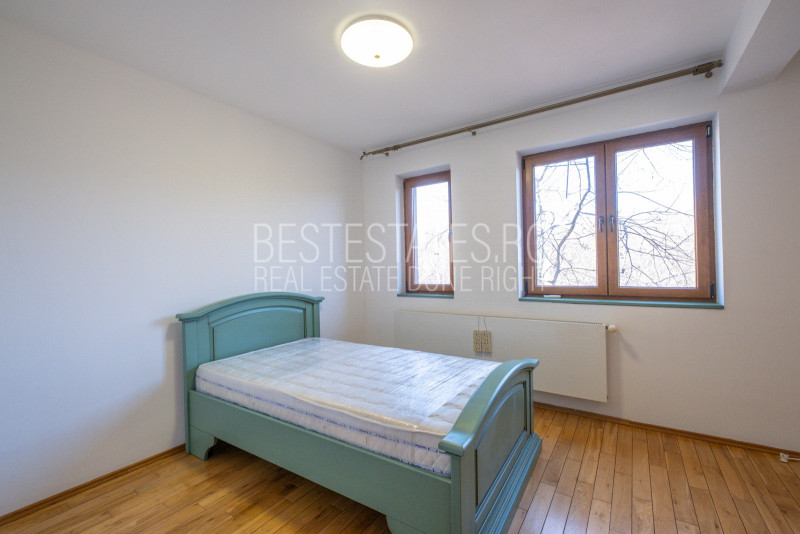 VILA DE LUX - DN1 - Liceul Francez