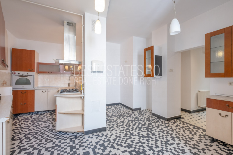 Proprietate rara in centrul Bucurestiului | 213 mp | Imobil consolidat | Garaj