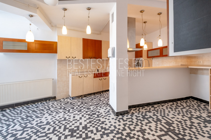 Proprietate rara in centrul Bucurestiului | 213 mp | Imobil consolidat | Garaj